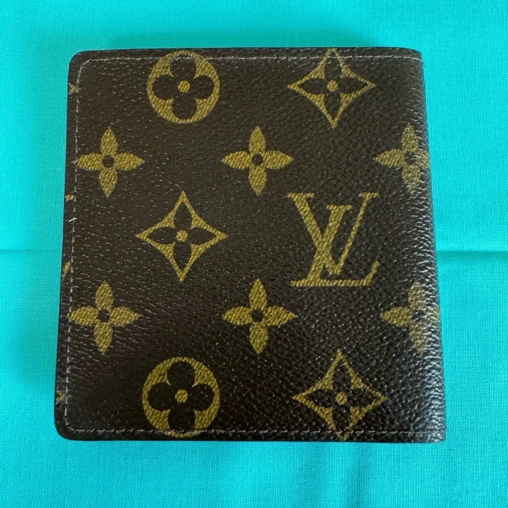 Louis Vuitton Cortes Credit Card Bifold Wallet